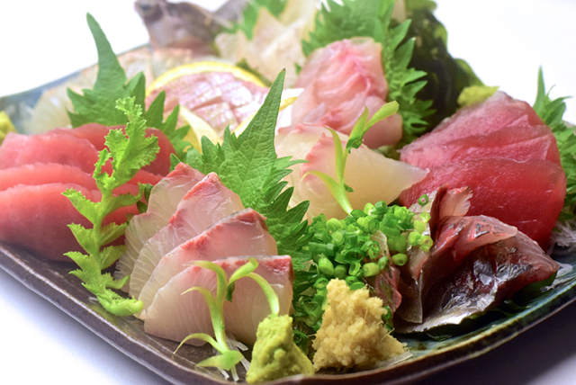 新鮮な魚を使った日替わりの魚料理はどれも逸品。