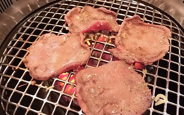 焼肉泉苑の牛タン